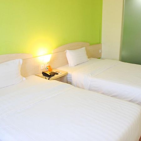 7Days Inn Xianning Hot Spring Pedestrian Street Shopping Park Exterior foto