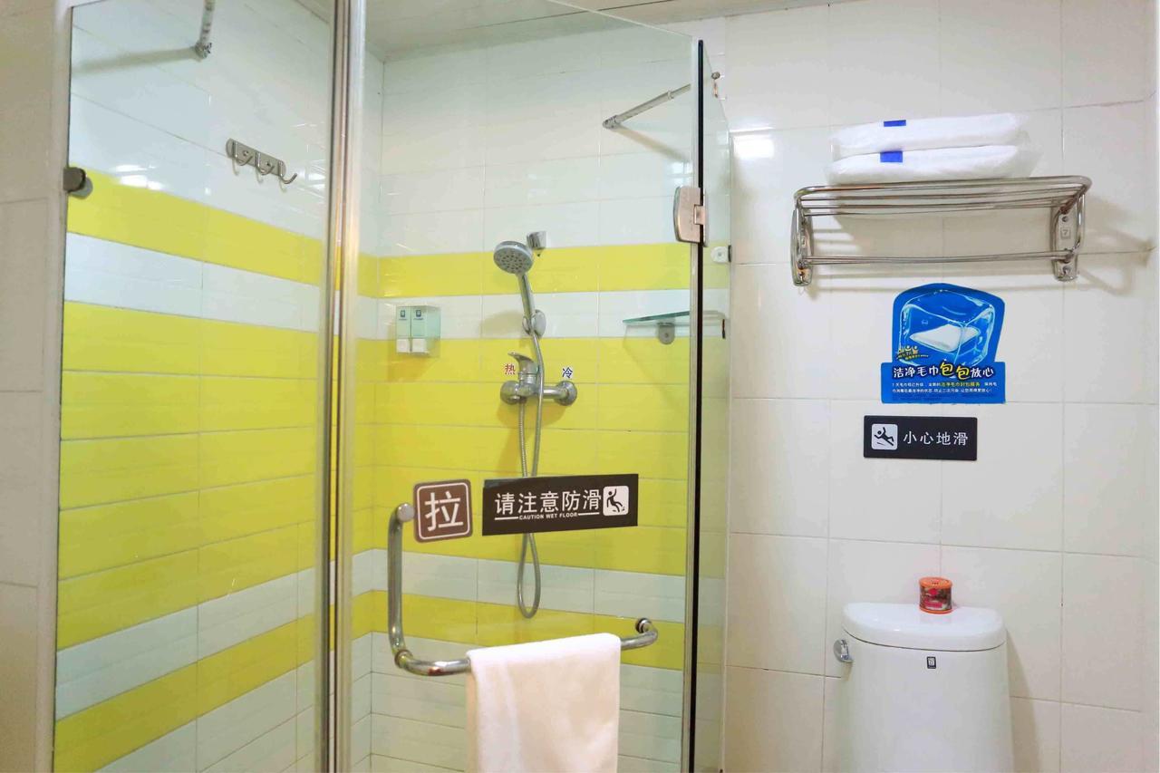 7Days Inn Xianning Hot Spring Pedestrian Street Shopping Park Exterior foto