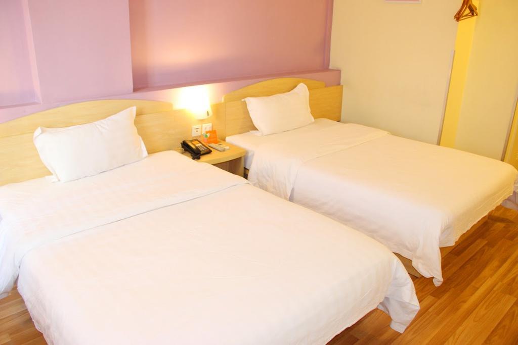 7Days Inn Xianning Hot Spring Pedestrian Street Shopping Park Exterior foto
