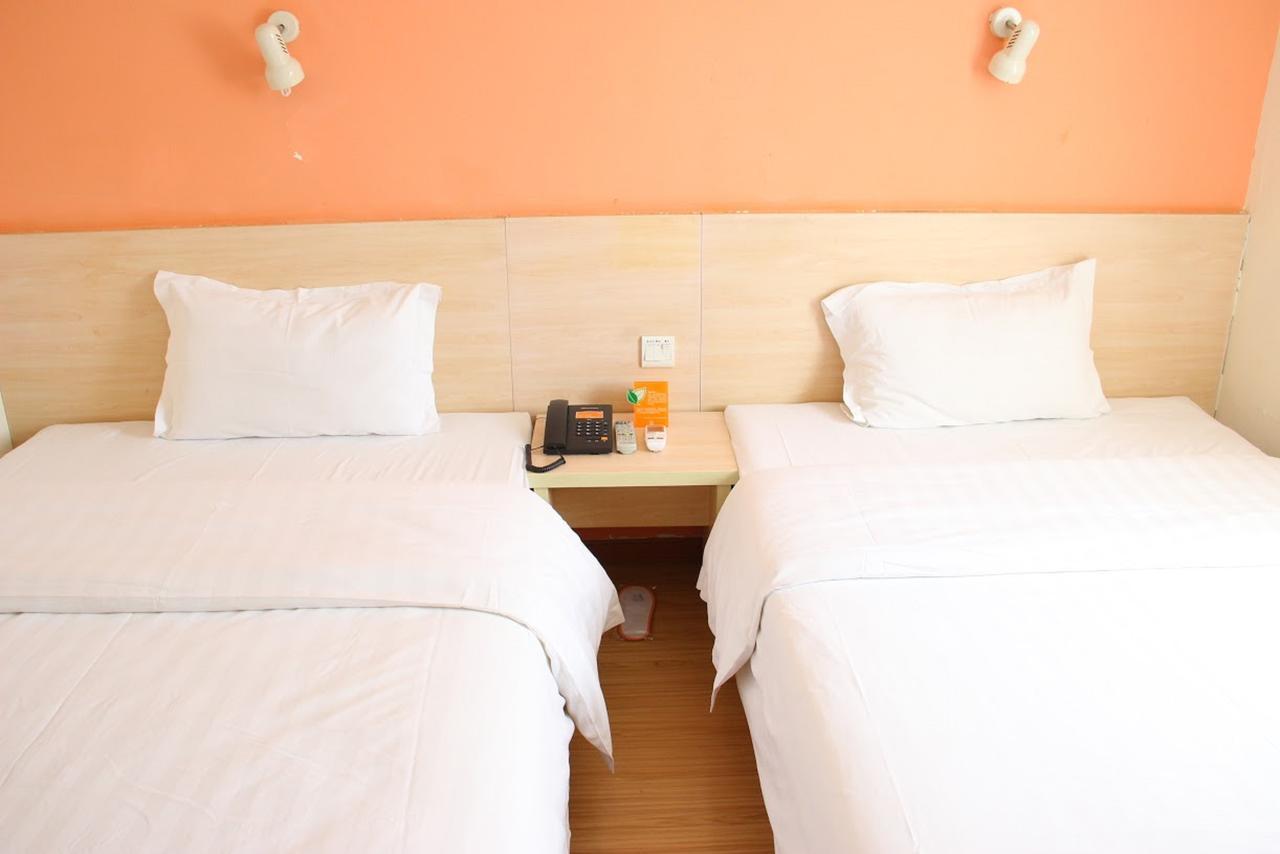 7Days Inn Xianning Hot Spring Pedestrian Street Shopping Park Exterior foto